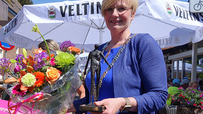 Een trotse burgemeester van Bronckhorst, winnaar van de verkiezing in 2018
