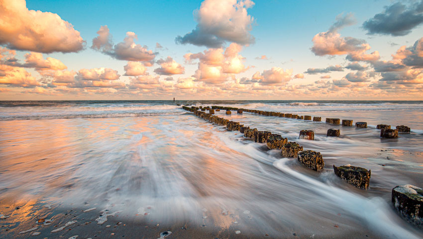 Heerlijk uitwaaien langs het Zeeuwse strand © foto Shutterstock